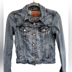 Levi's Blue Jean Jacket Classic Denim Style
